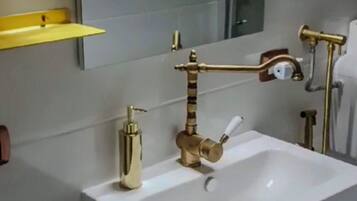 Apartment, Non Smoking, Balcony | Bathroom