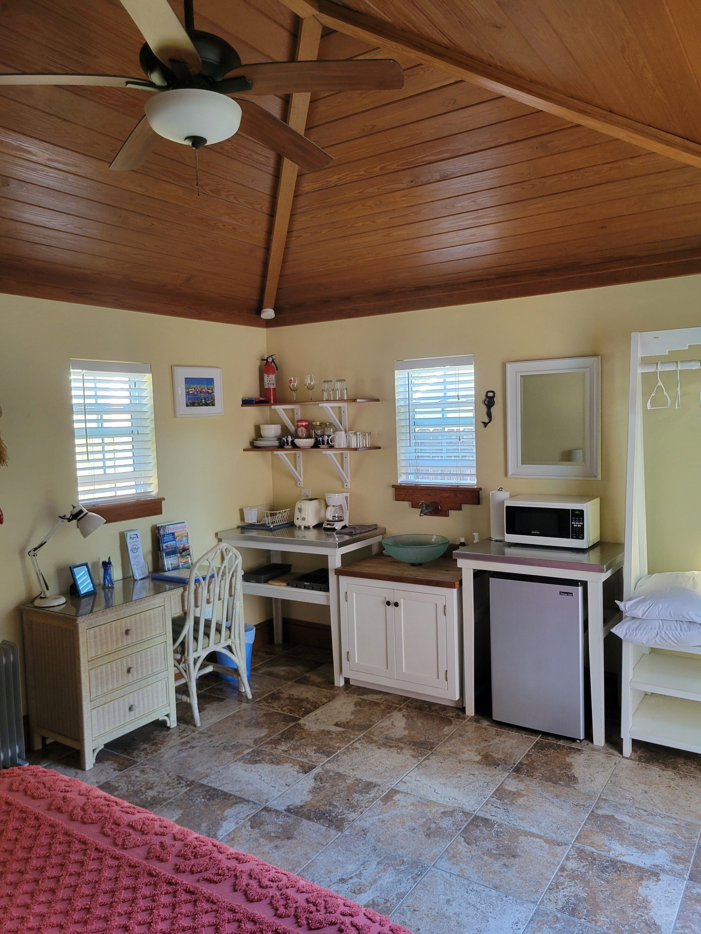 Bügeleisen/Bügelbrett, WLAN, Bettwäsche