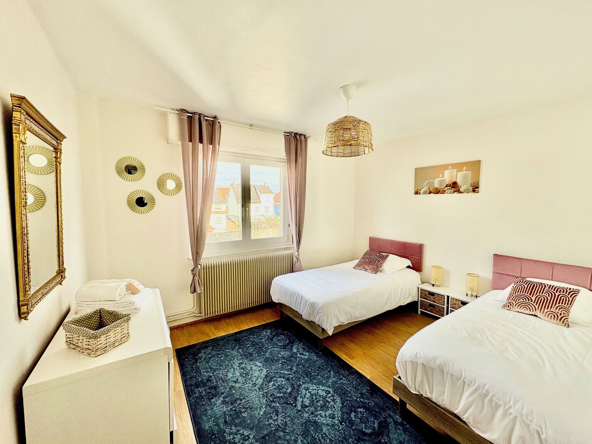 Iron/ironing board, WiFi, bed sheets