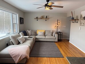 Smart TV, chimenea y tenis de mesa 