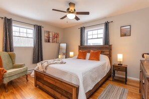 3 habitaciones, escritorio, tabla de planchar con plancha y wifi gratis 