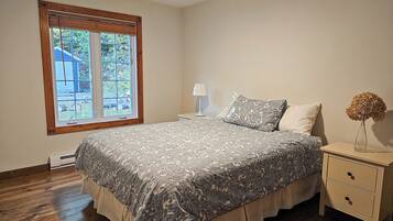 3 bedrooms, desk, free WiFi, bed sheets