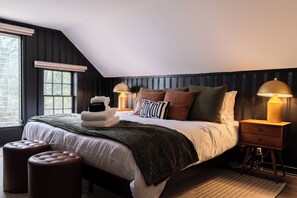 5 bedrooms, desk, iron/ironing board, free WiFi