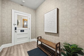 Interior - 3-bedroom apartment-Downtown, Modern, Central, Renovated & Cozy (Buffalo)