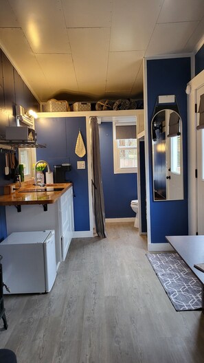 Mikroaaltouuni, uuni, liesi