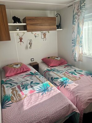 3 bedrooms, iron/ironing board - Exotic mobile home 40 m2 (Fréjus)