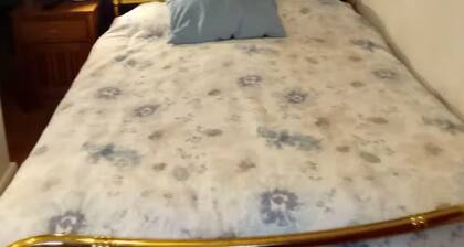 Room for rent with private bathroom. Excellent location for 2 people