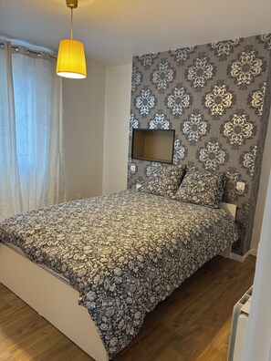 1 bedroom, WiFi, bed sheets - Spacious apartment 15 minutes from Paris (Noisy-le-Sec)