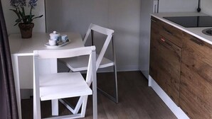 單棟小屋, 1 間臥室, 露台, 花園景 | 用餐區