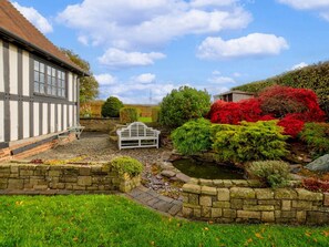 Property grounds - Historic 4 Bedroom Home in Dunham Massey - Pass the Keys (Altrincham)