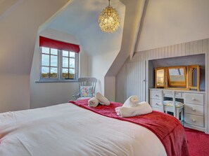 4 bedrooms, iron/ironing board, free WiFi, bed sheets - Historic 4 Bedroom Home in Dunham Massey - Pass the Keys (Altrincham)
