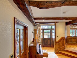 Interior - Historic 4 Bedroom Home in Dunham Massey - Pass the Keys (Altrincham)