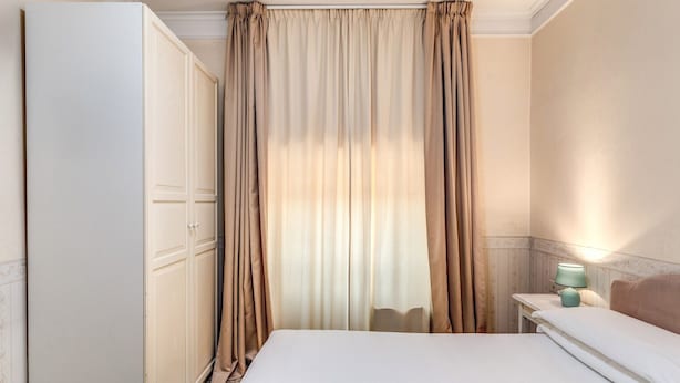 Double or Twin Room | In-room safe, WiFi (free) - TriplyRooms Collection - Termini (Rome)