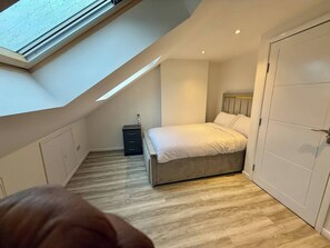 Room - Spacious 5 Bedrooms in Excel Big Ben and Westfield (London)