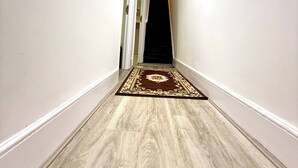 Unclassified image, 2 of 22, button - Spacious 5 Bedrooms in Excel Big Ben and Westfield (London)