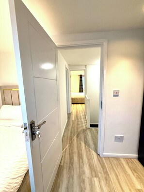 House, 5 Bedrooms, Smoking - Spacious 5 Bedrooms in Excel Big Ben and Westfield (London)