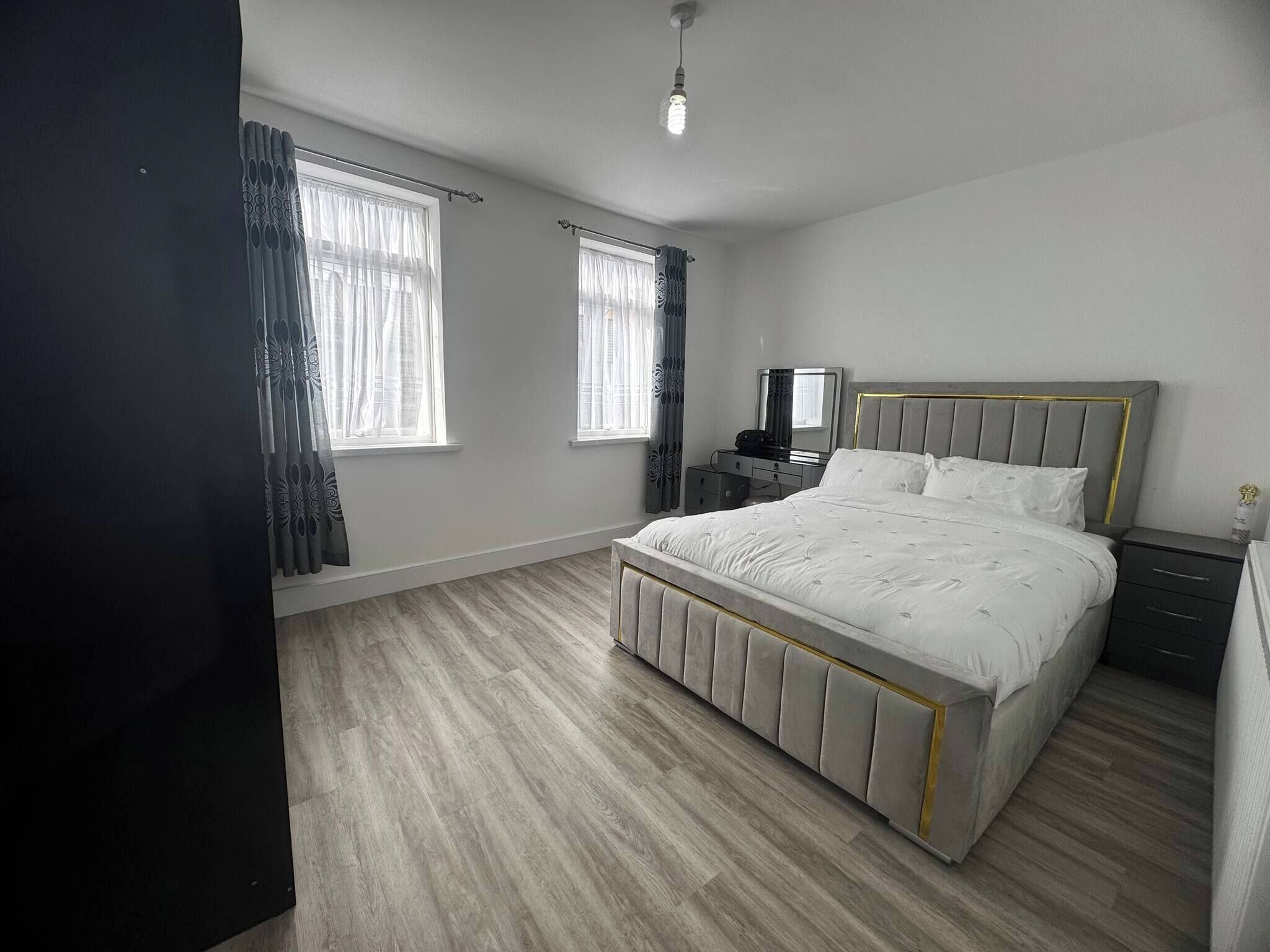 5 bedrooms