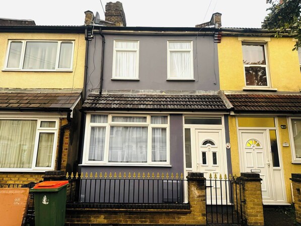Exterior detail - Spacious 5 Bedrooms in Excel Big Ben and Westfield (London)