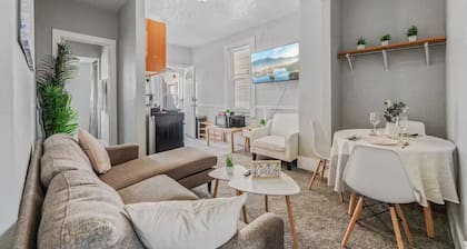 Little Italy · 2 TVs · 2 Cozy Beds · Fast Wifi