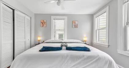 Little Italy · Group Stay · 4 TV's · Pet Friendly