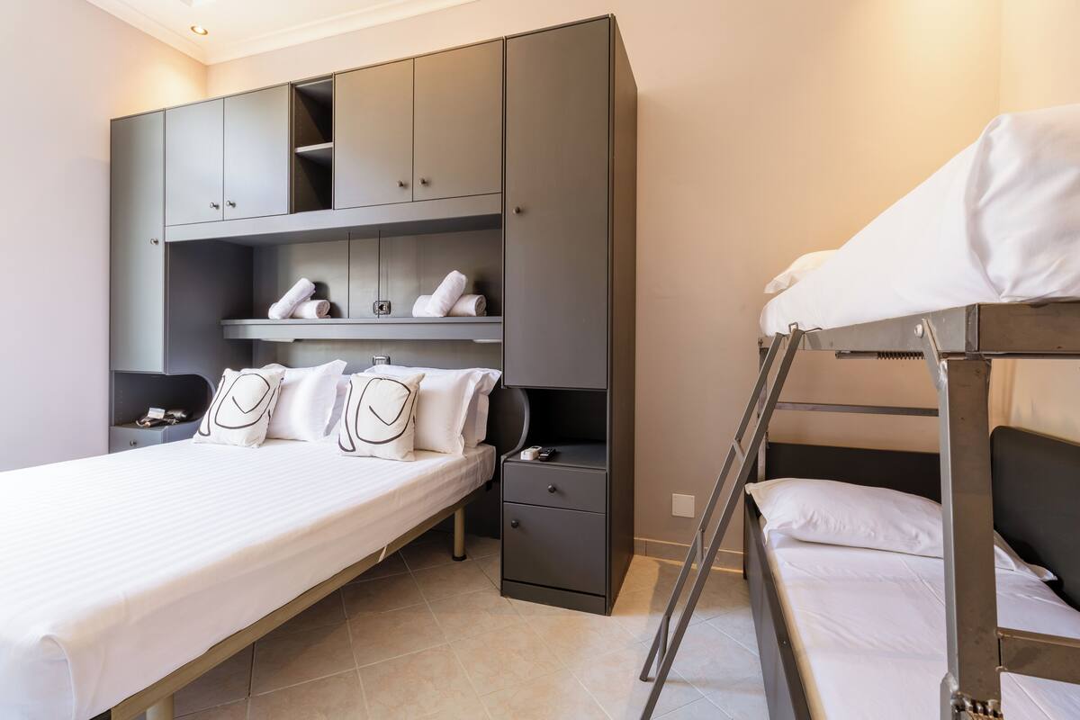 Comfort Quadruple Room, City View | Free WiFi