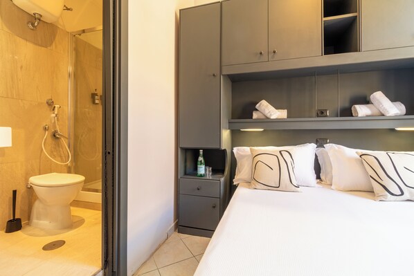 Comfort Quadruple Room, City View | Free WiFi