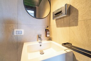 Family Room, City View | Free WiFi