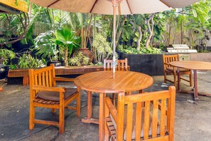 تناول الطعام بالخارج