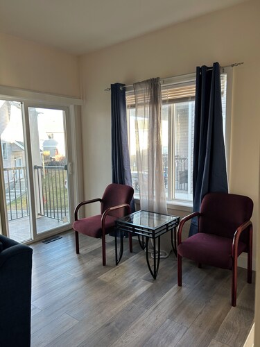 Luxurious 2-Storey House /4Beds / 3Baths- Family/Families| Groups