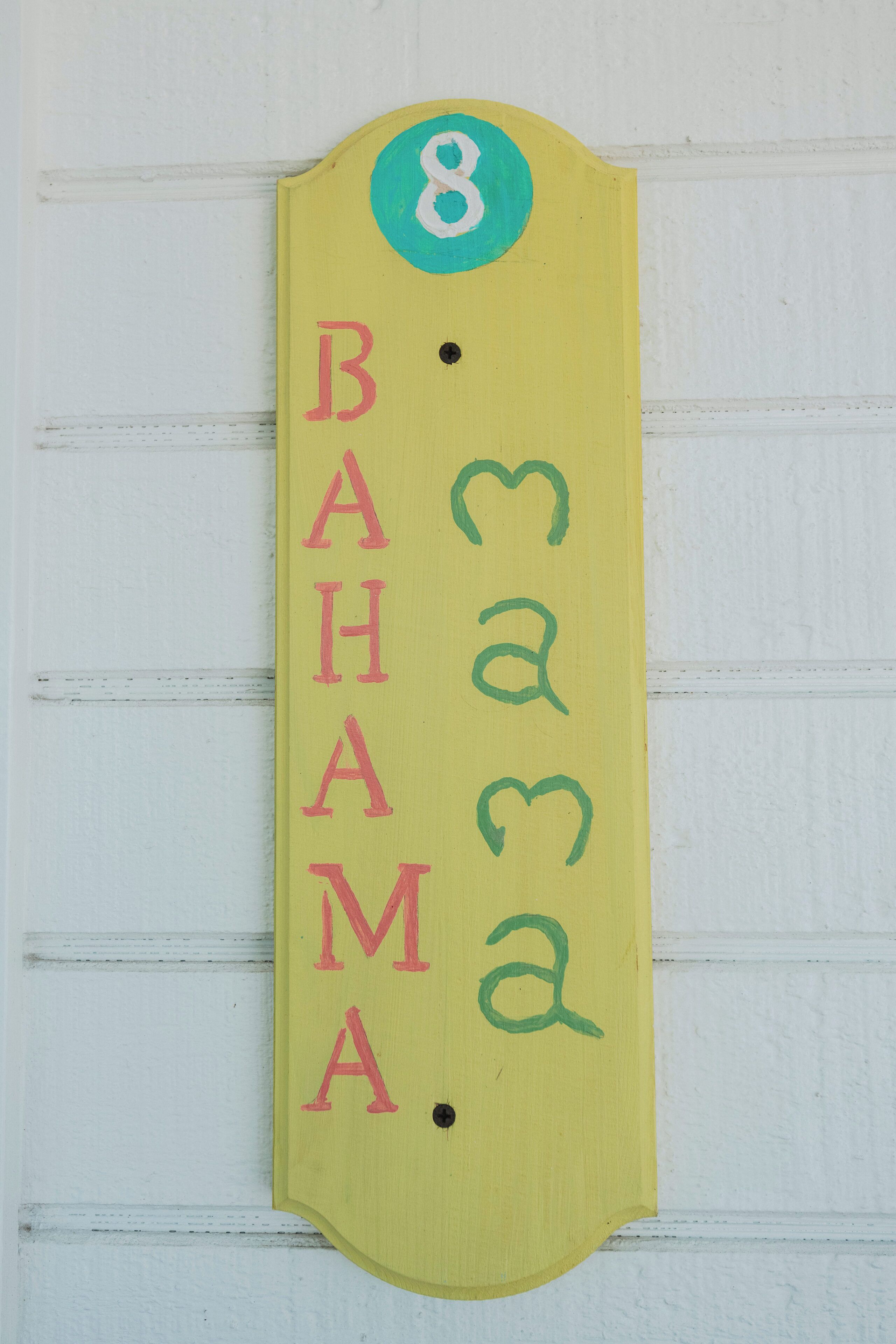 خزنة داخل الغرفة وبديكورات فريدة لكل غرفة وطراز فريد لكل وحدة