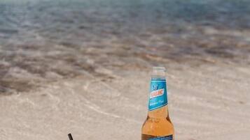 私人海灘、間海灘酒吧