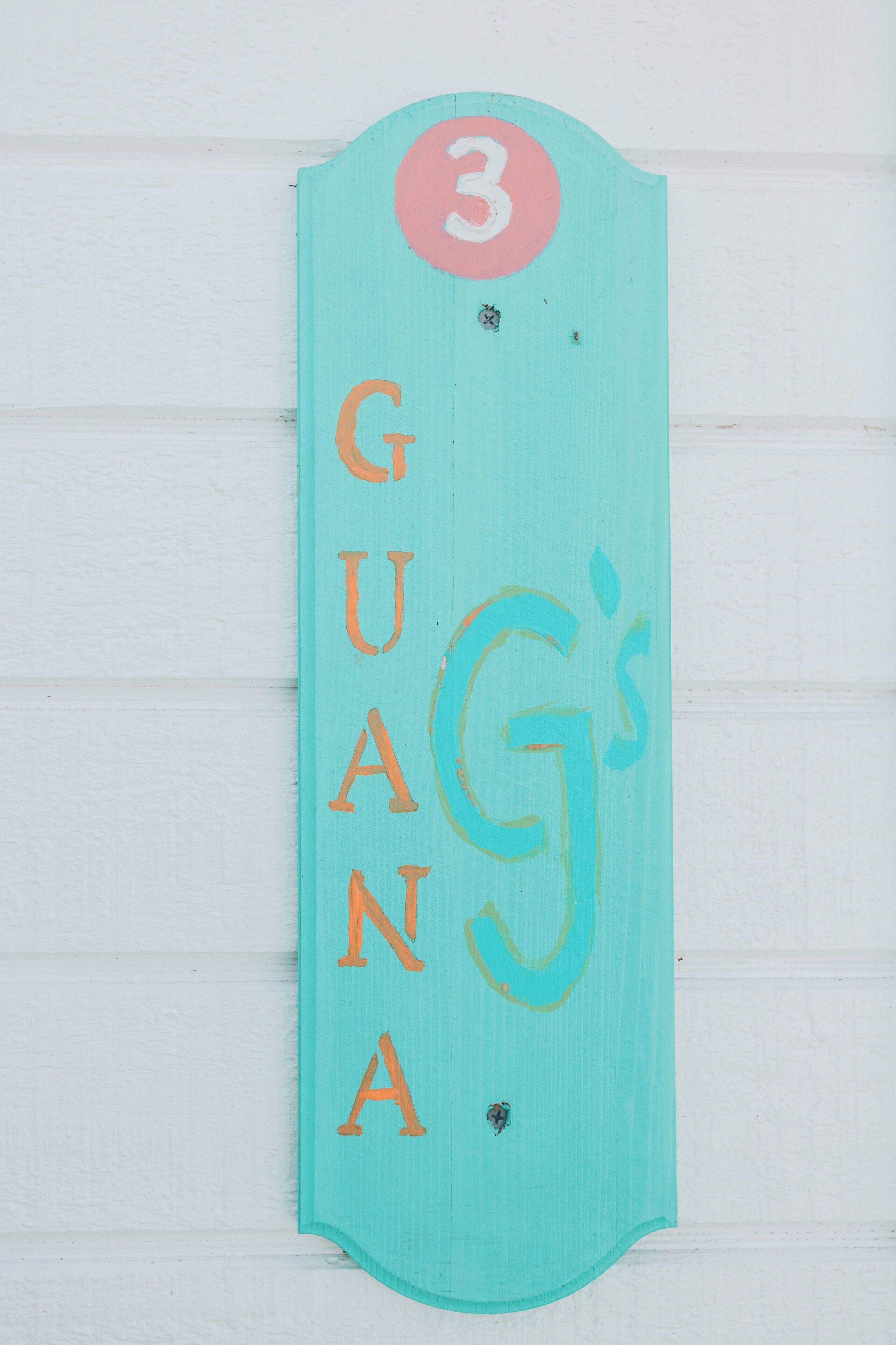 خزنة داخل الغرفة وبديكورات فريدة لكل غرفة وطراز فريد لكل وحدة