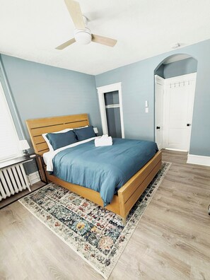 3 bedrooms, iron/ironing board, WiFi, bed sheets - Beach Escape, 3bed/1bath, 6 min walk to Beach (Ventnor City)