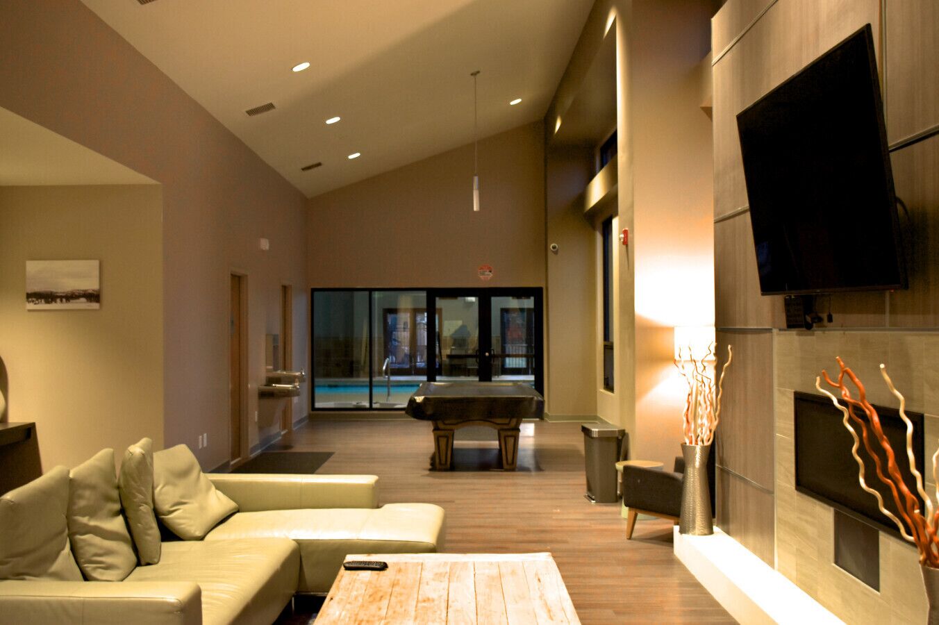 المنشأة من الداخل