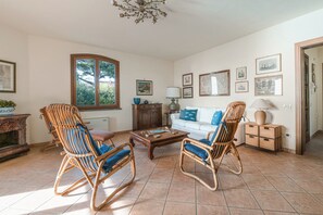 TV - Villa Lighea, Margaret House with pool (Rosignano Solvay-Castiglioncello)