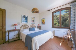 2 chambres, fer et planche à repasser, lit parapluie, Wi-Fi gratuit