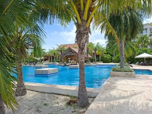 Utomhuspool