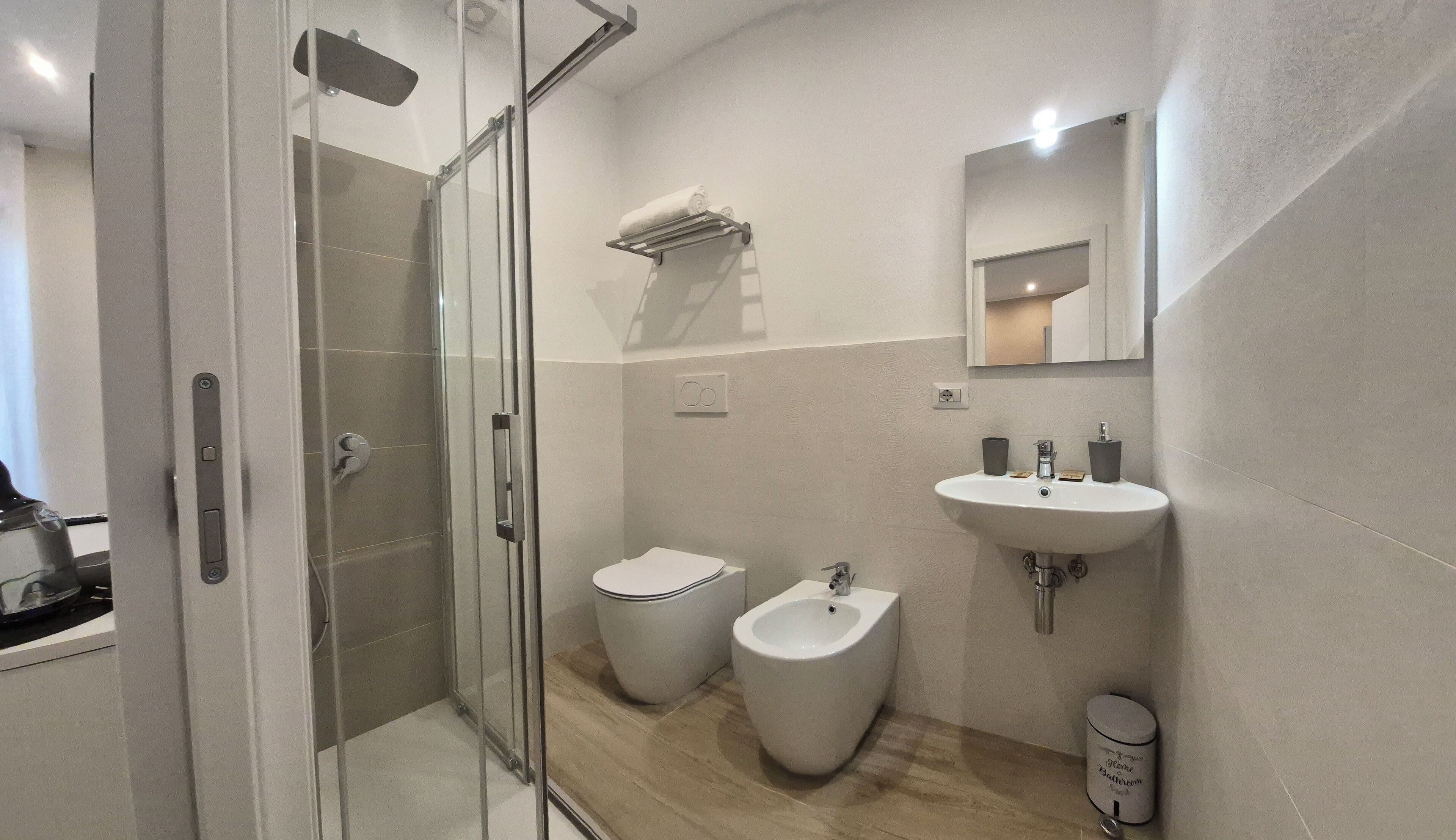 Deluxe-Doppel- oder -Zweibettzimmer, Balkon | Badezimmer