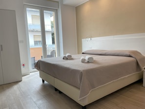 Deluxe Double or Twin Room, Balcony | Desk, laptop workspace, blackout drapes, free WiFi - Seaside Holidays Guest House (Alghero)
