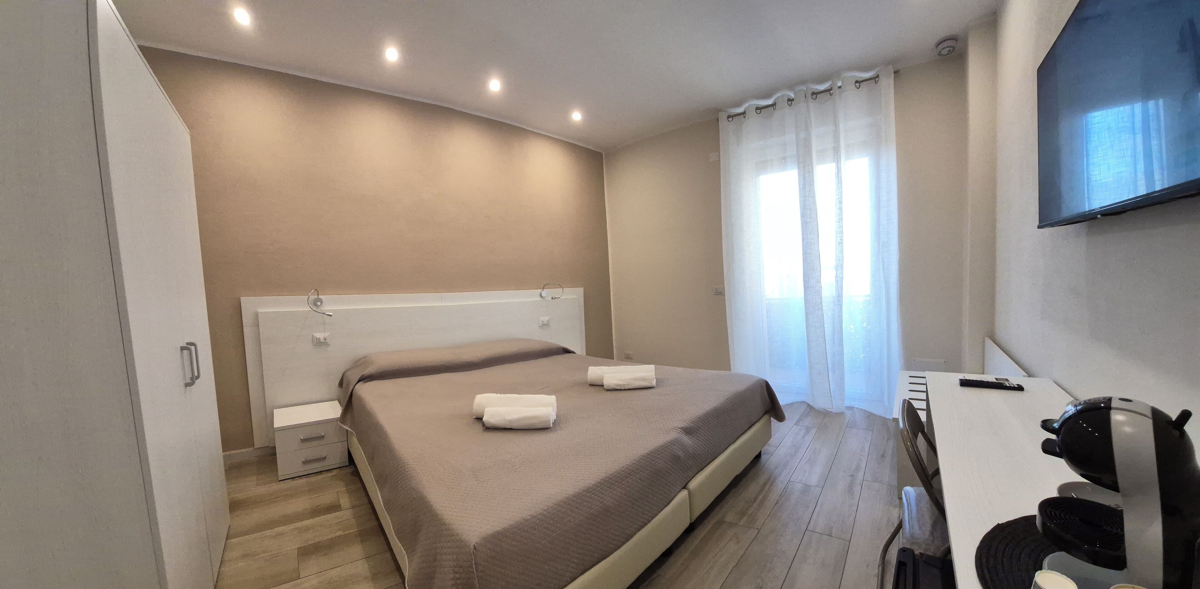 Deluxe Double or Twin Room, Balcony | Down comforters, memory foam beds, desk, laptop workspace