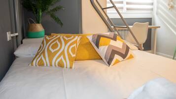 3 dormitoris, planxa i posts de planxar, wifi i roba de llit