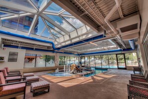 Piscine couverte, piscine extérieure