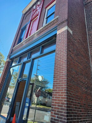 تفاصيل الفندق من الخارج