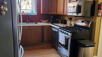 Frigorífic, microones, forn i placa de cuina