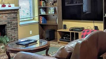 Televisor intel·ligent, llibres i estèreo