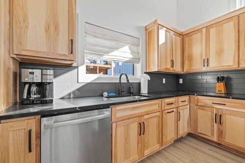 Lakefront Escape w/ 2 Living Rooms, Hot Tub, Arcade