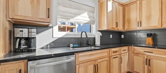 Lakefront Escape w/ 2 Living Rooms, Hot Tub, Arcade