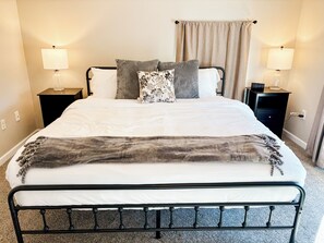 Bügeleisen/Bügelbrett, Internetzugang, Bettwäsche