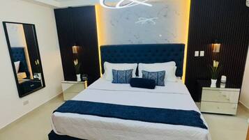 Bureau, fer et planche Ă repasser, Wi-Fi, draps fournis