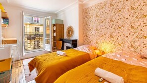 Ferros/tábuas de passar roupa, Wi-Fi, roupa de cama